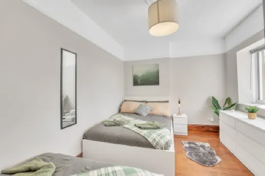 Cozy 2 Bedroom Cottage