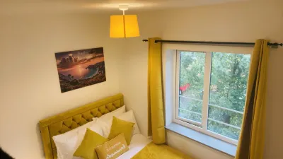 Cosy Stay in Birmingham by Villazu Hotels near Smethwick Rolfe Street Railway Station