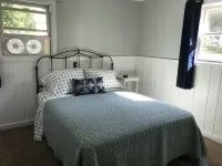 Beautiful Views @ 4-Season Lake House, Private Sandy Beach