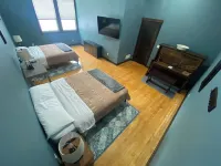 Historically Renovated, Spacious, 5-Bdrm, 4-Bath, 10-Bed, Game Room, Jetted Tub