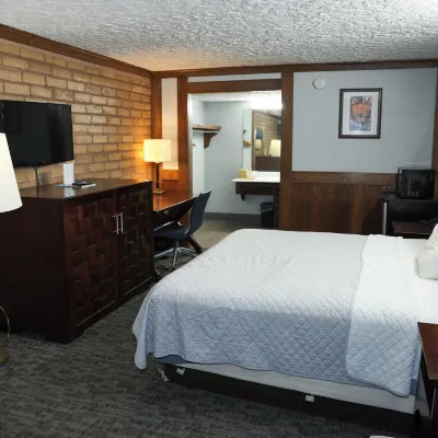 Rittiman Inn and Suites Hotels near James Park