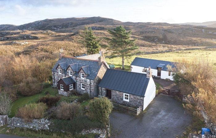 The Smithy House & Cottages