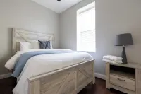 Stunning 3 bedroom Home in the Heart of the Grove Hotel in zona Zoo di Saint Louis