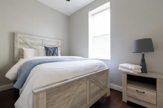 Stunning 3 bedroom Home in the Heart of the Grove Отели рядом с достопримечательностью «Парк Клифтон Хайтс»