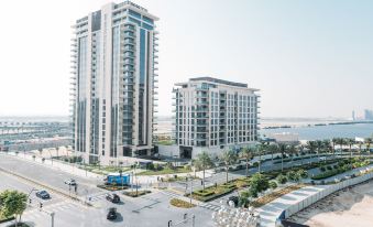 Modern & Chic 2Bedroom with Balcony Dubai Creek