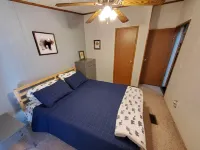 Dale Hollow Lake getaway tucked in the woods, one minute from the lake!