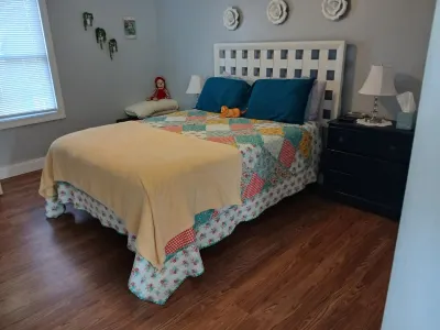 PROMO 10% WEEKLY/20% MONTHLY Pet Friendly, Home, private fenced yard.