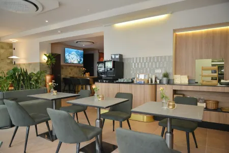 Day8 Hotel Отели в г. Хюрт