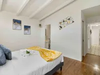Mid Century Garden View Home Parking Hotels in San Mateo