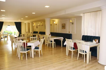 Deluxe Hotel Ganja Отели в г. Гянджа