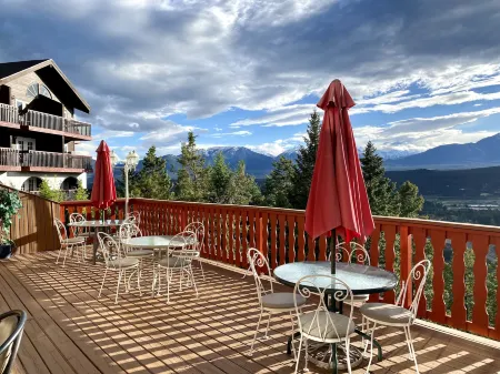 Rocky Mountain Springs Lodge