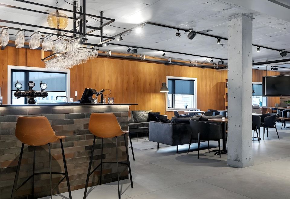 새벽 비행과 공항 근처 호텔의 중요성