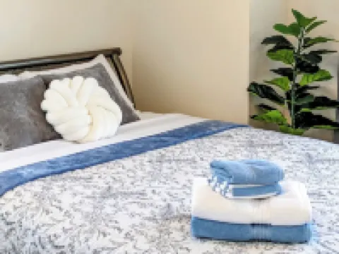 Tiny Cottage w/Private Workspace in the Heart of Davidson! Ξενοδοχεία στην πόλη Davidson