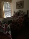 Cozy 2-bedroom cabin with WiFi, AC in serene Big Stone City