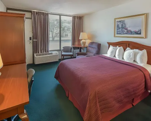 Quality Inn - 주차장
