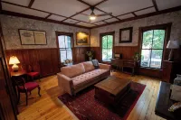 Vermont Downtown Oasis - Two Bedroom in Picturesque Downtown