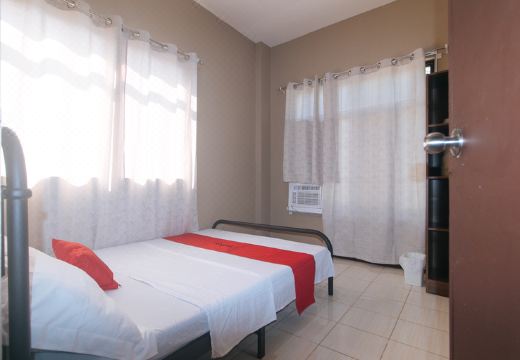 4. RedDoorz..