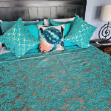 Spacious Beachfront and Private Resort living