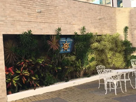 APARTMENT OF HIGH STANDARD ON THE BEACH IN ARRAIAL DO CABO Отели рядом с достопримечательностью «Praia dos Anjos»