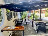 spacious and comfortable Villa with tropical charm and pool
