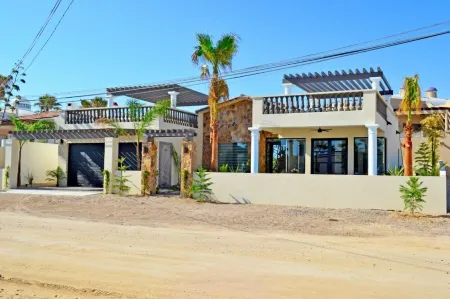 Casa Hermosa  Brand New  5 Bed Luxury   Home With Private Pool