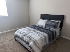 Entire 1 Bedroom Rental Unit with Free Parking