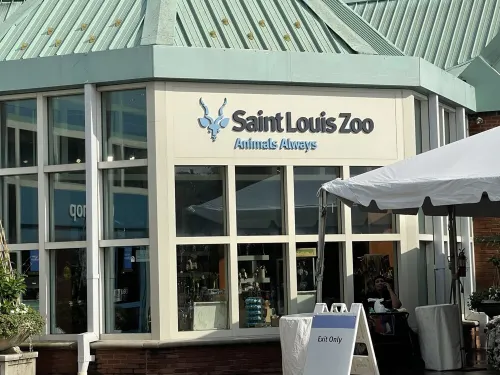 King Bed, Comfy Environment, Cozy Space, Corporate Luxury Hotels in Clayton