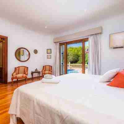 Villa 5 Schlafzimmer, Priv. Pool, Strand- und Zentrumsnah Rooms
