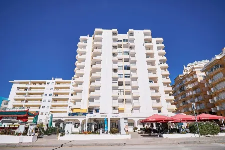 Apartment Miradouro mit Wunderschönen Meerblick Отели рядом с достопримечательностью «Caldas de Monchique»