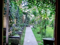 Kayu Arum Resort Hotels in Argomulyo
