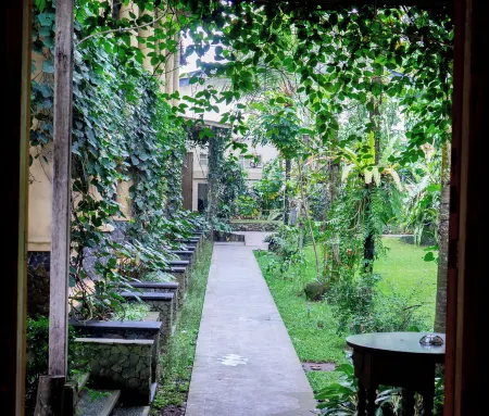 Kayu Arum Resort Отели в г. Tingkir