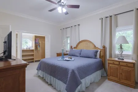 Silk Cotton Villa 4 Отели рядом с достопримечательностью «Dolphin Cay Atlantis»