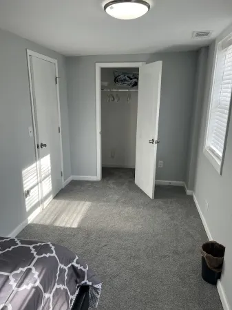 Private cozy level w/TV, 15 Min to ATL,Hawks Arena