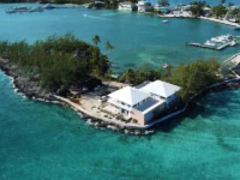 The feeling of an Island apart, surrounded by water! Convenient location. Hotels in George Town