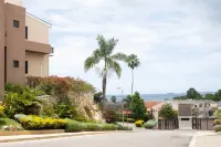 JeSal’s Escape 3 Bedroom Townhome Negril- 5 min From Beach- Perfect For Longterm
