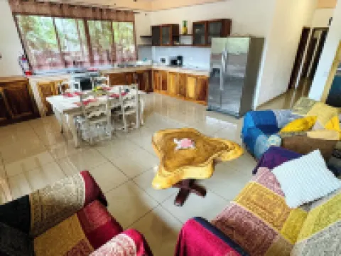 Beautiful Carillo poolside condo w/ AC! Location+