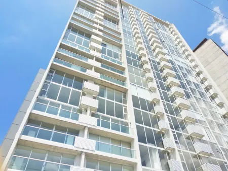 Studio in Modern High Rise, AC, Pool, Gym, GREAT Location 6c