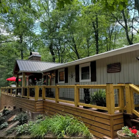 1 Level, 3 Master BRs,  4 BA,   Covered Porch!