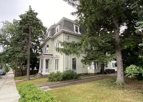 1 Bedroom Studio and 1 Full Bathroom-Close to Beach, Encore and TD Garden Arena. Hotels in Chelsea