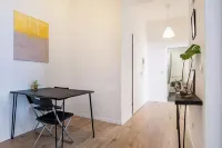 NEXT HOME - FREE Parking & WiFi - Ruhige Lage - bright Apartment