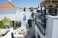 Walking distance to several beaches, Ferragudo village, supermarkets and Portimão. Hotels in Ferragudo