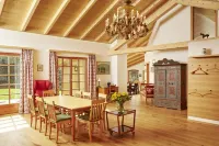 Farm above the roofs of the festival city of Salzburg | top 1