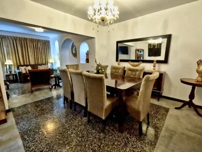 Luxury 2BR/2BA with Jacuzzi - 7 min walk to Ocean Hotel di 