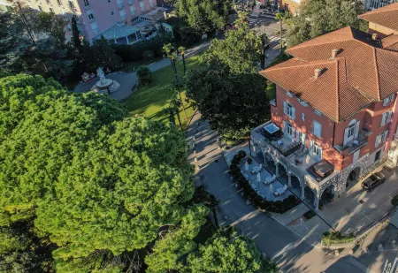 Amadria Park Hotel Sveti Jakov Отели рядом с достопримечательностью «Volosko»
