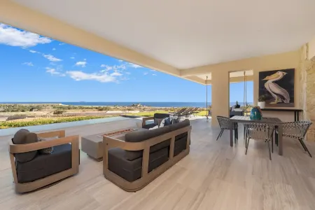 Oceanfront Elegance 3 BR Condo at Alvar in Quivira Los Cabos Отели рядом с достопримечательностью «Marina Cabo San Lucas»