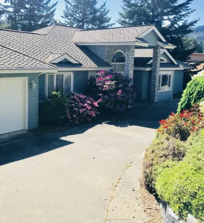 Lake Front Holiday! the Best View in the Valley, on Lake Whatcom and Golf Course