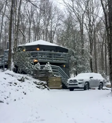 Unique Round House on Beech Mtn -Ski, Hike, Golf, Fish-Near Wineries & Parkway