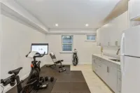 Beautiful Springs Home Recently Redesigned - Gunite Pool - 5 Bedrooms!