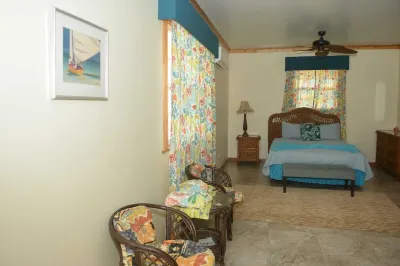 Peach Seaview Hotels near Cocoplum Beach