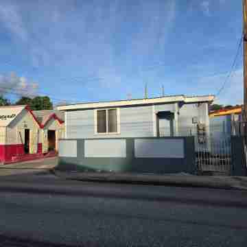 Authentic Suburban Retreat: AC Bedroom, Wi-Fi, 5 Mins to Bridgetown & Beach Hotel Exterior